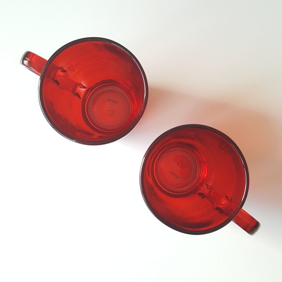 Yves Rocher Red Holiday Theme Cups - Picture 5 of 8